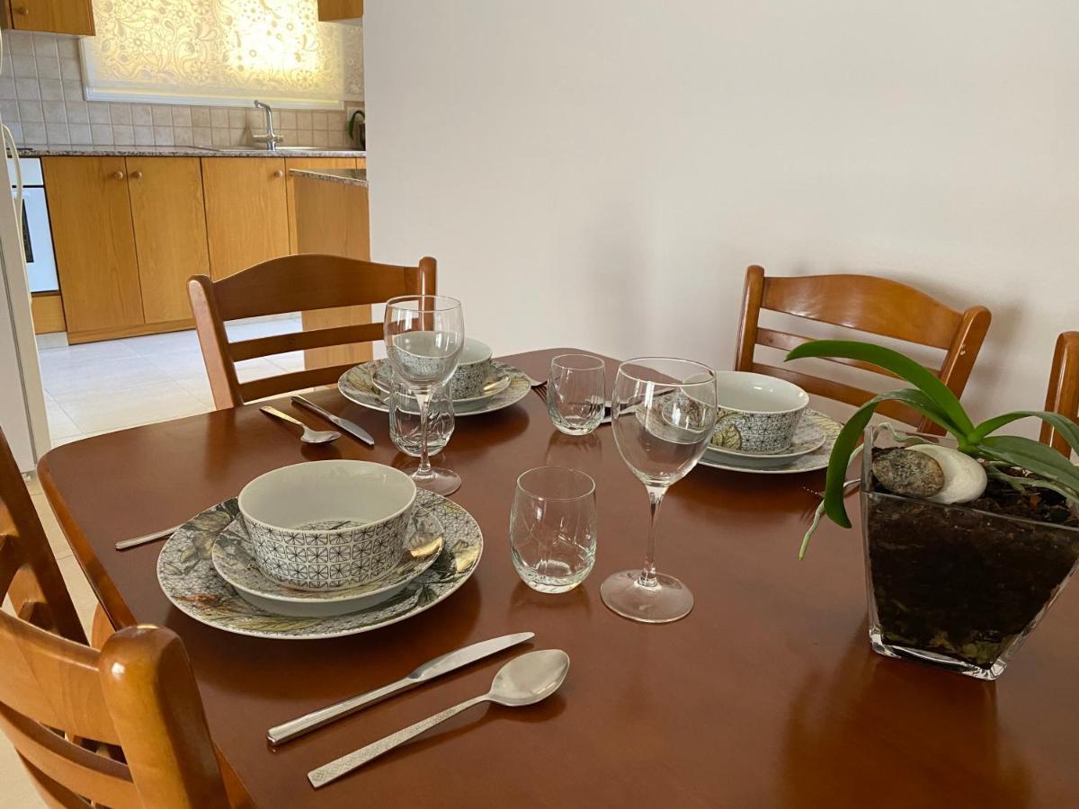 Holiday City Center Apartment Larnaca Bagian luar foto